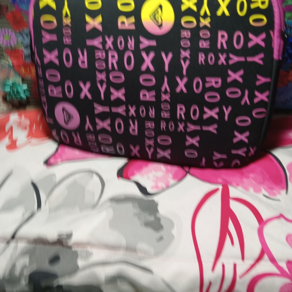ROXY TABLET CASE - Picture 3 of 3
